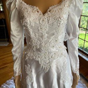 * Vintage Long Sleeve Lace Ruffles White Satin Wedding Dress Bridal Gown Size 2